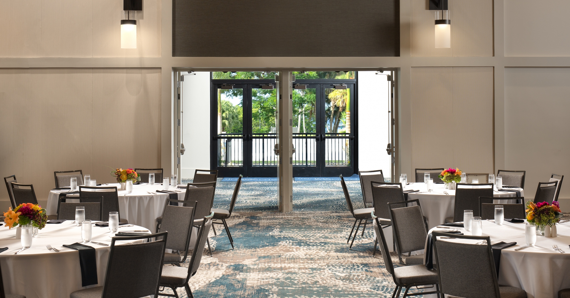 A room with tables and chairs